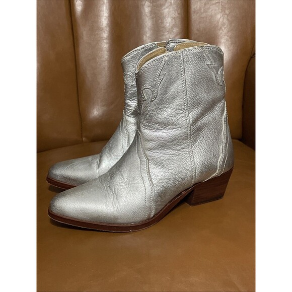 Free People Shoes - Free People Frontier Silver Leather Western Ankle Booties Size 36